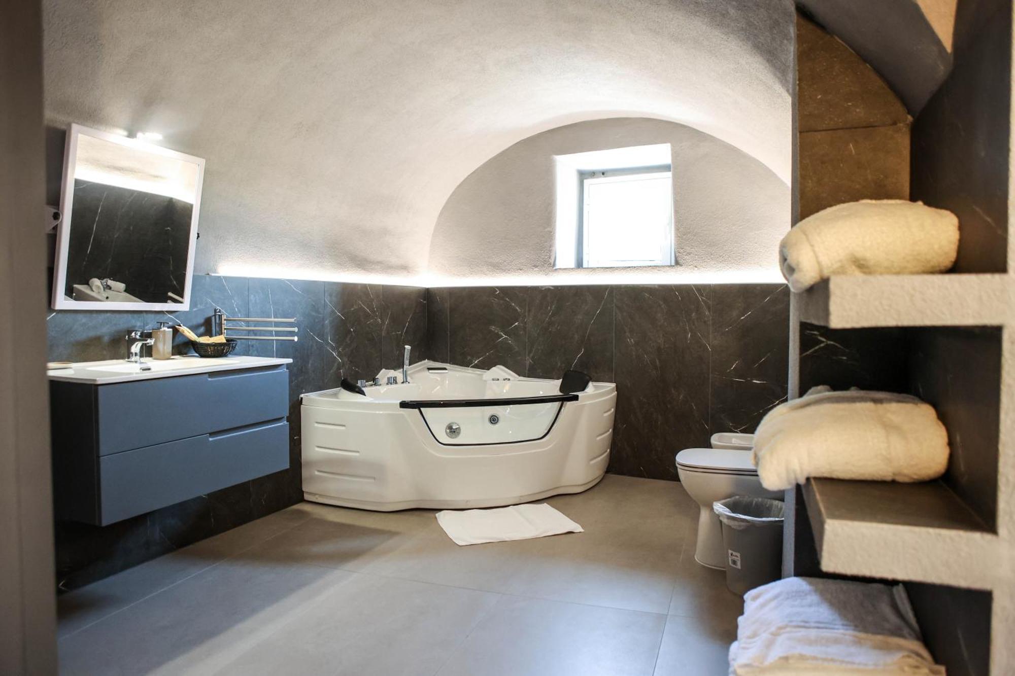 كاتانيا B&B Suites&Rooms Piazza Dei Martiri المظهر الخارجي الصورة