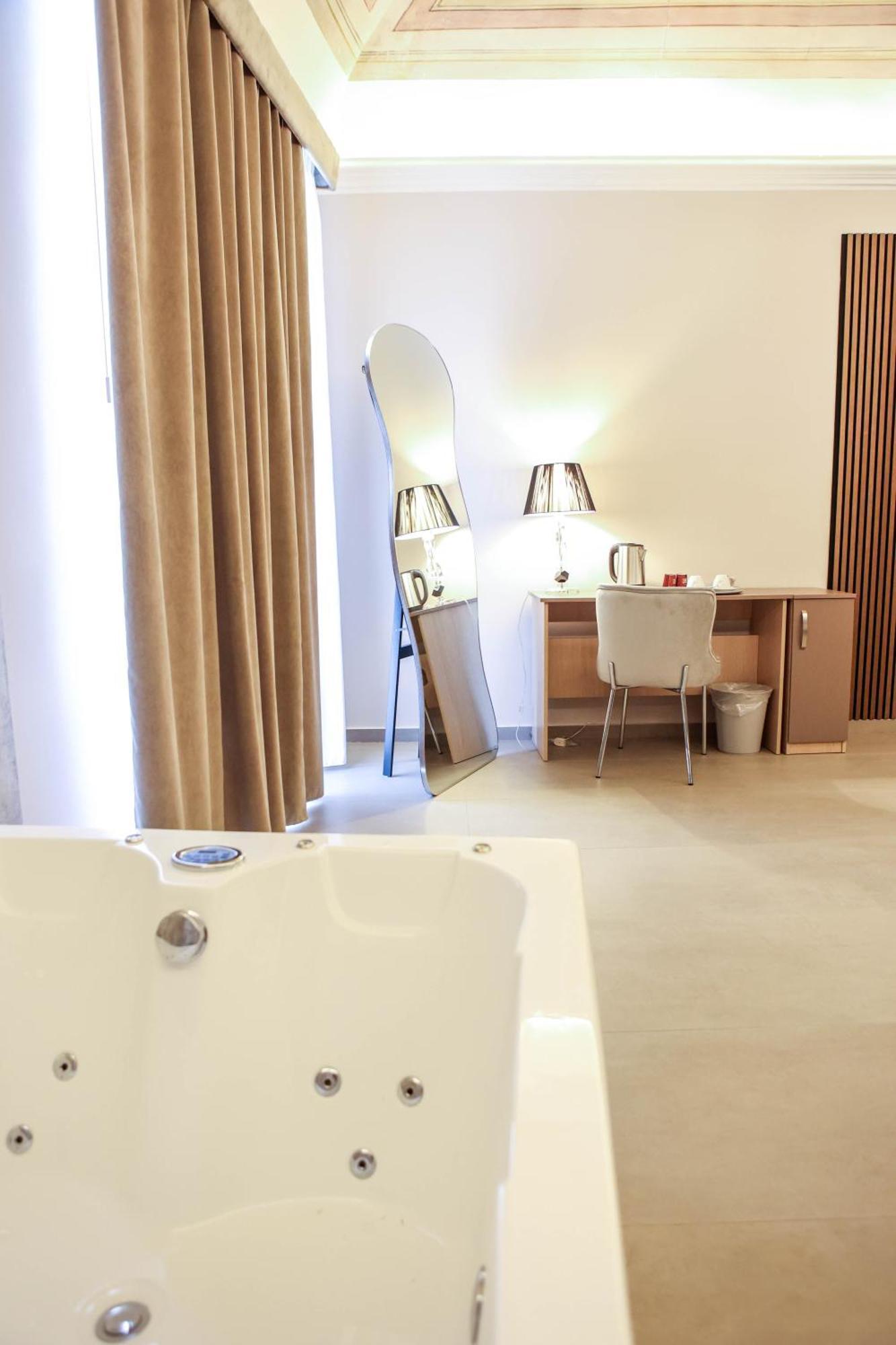 كاتانيا B&B Suites&Rooms Piazza Dei Martiri المظهر الخارجي الصورة