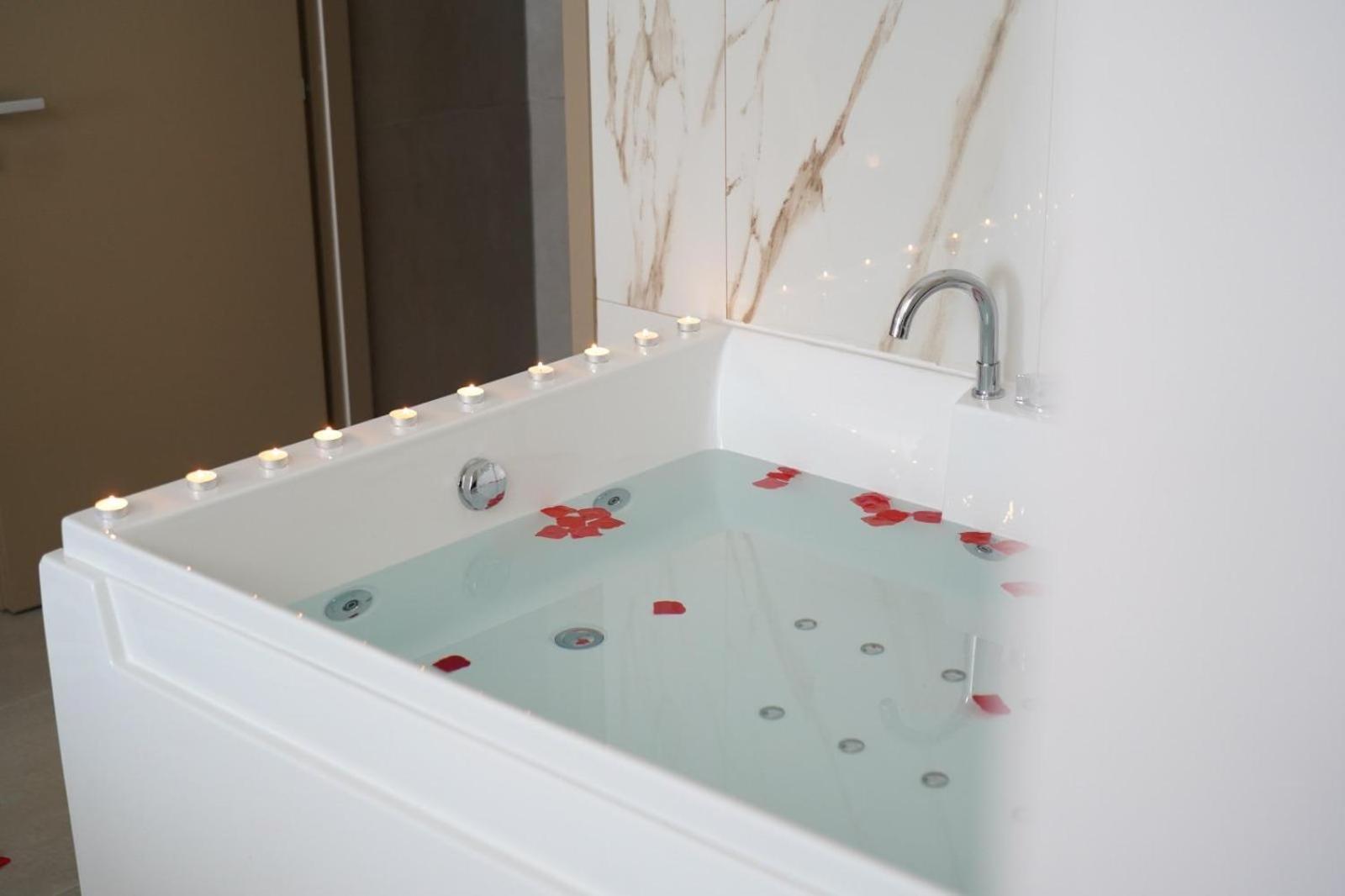 كاتانيا B&B Suites&Rooms Piazza Dei Martiri المظهر الخارجي الصورة