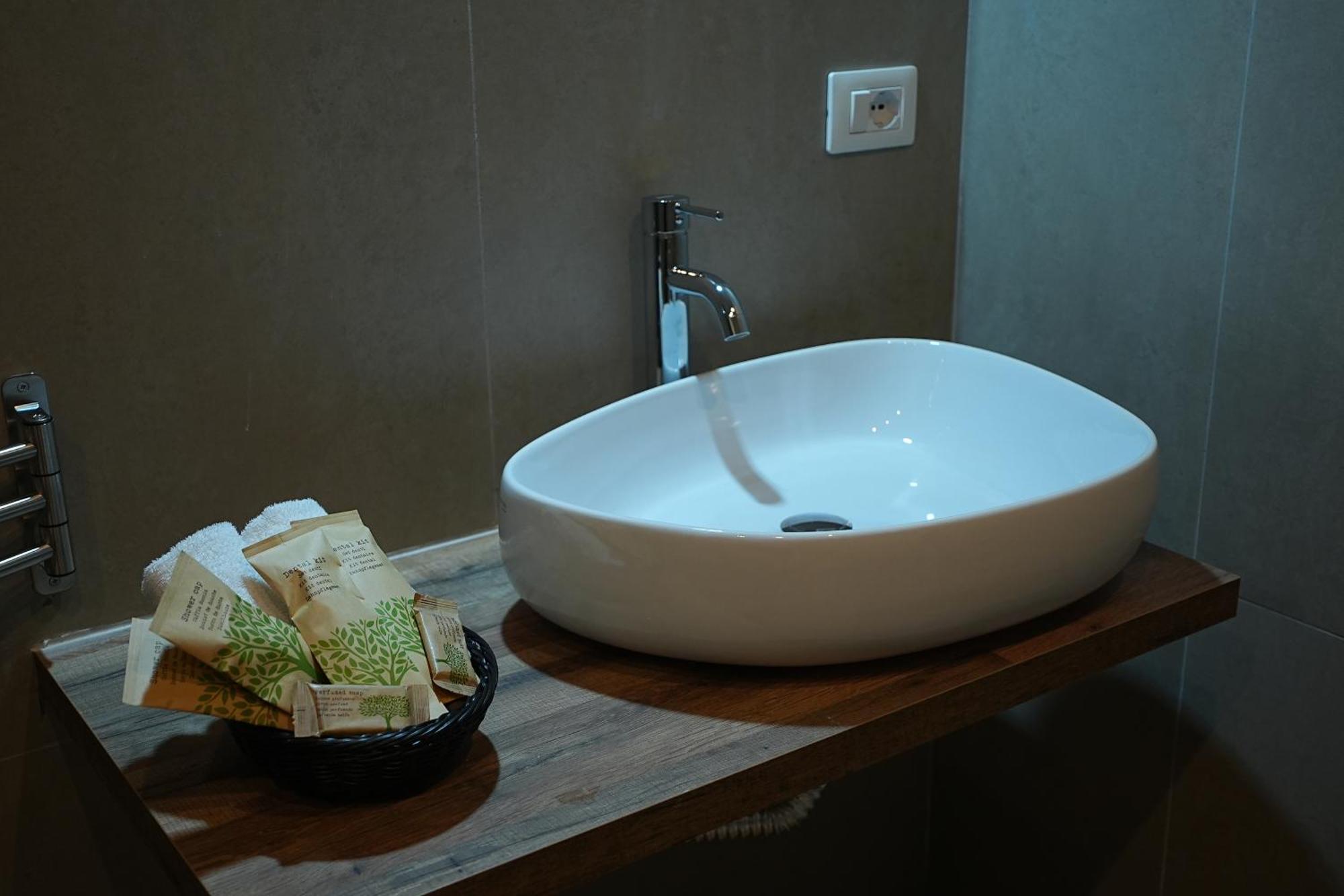كاتانيا B&B Suites&Rooms Piazza Dei Martiri المظهر الخارجي الصورة